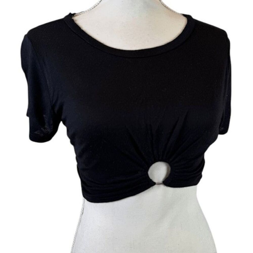 CLE Luv‎ Black Crop Top Ring Hole Center Short Sleeve Stretchy Size Medium